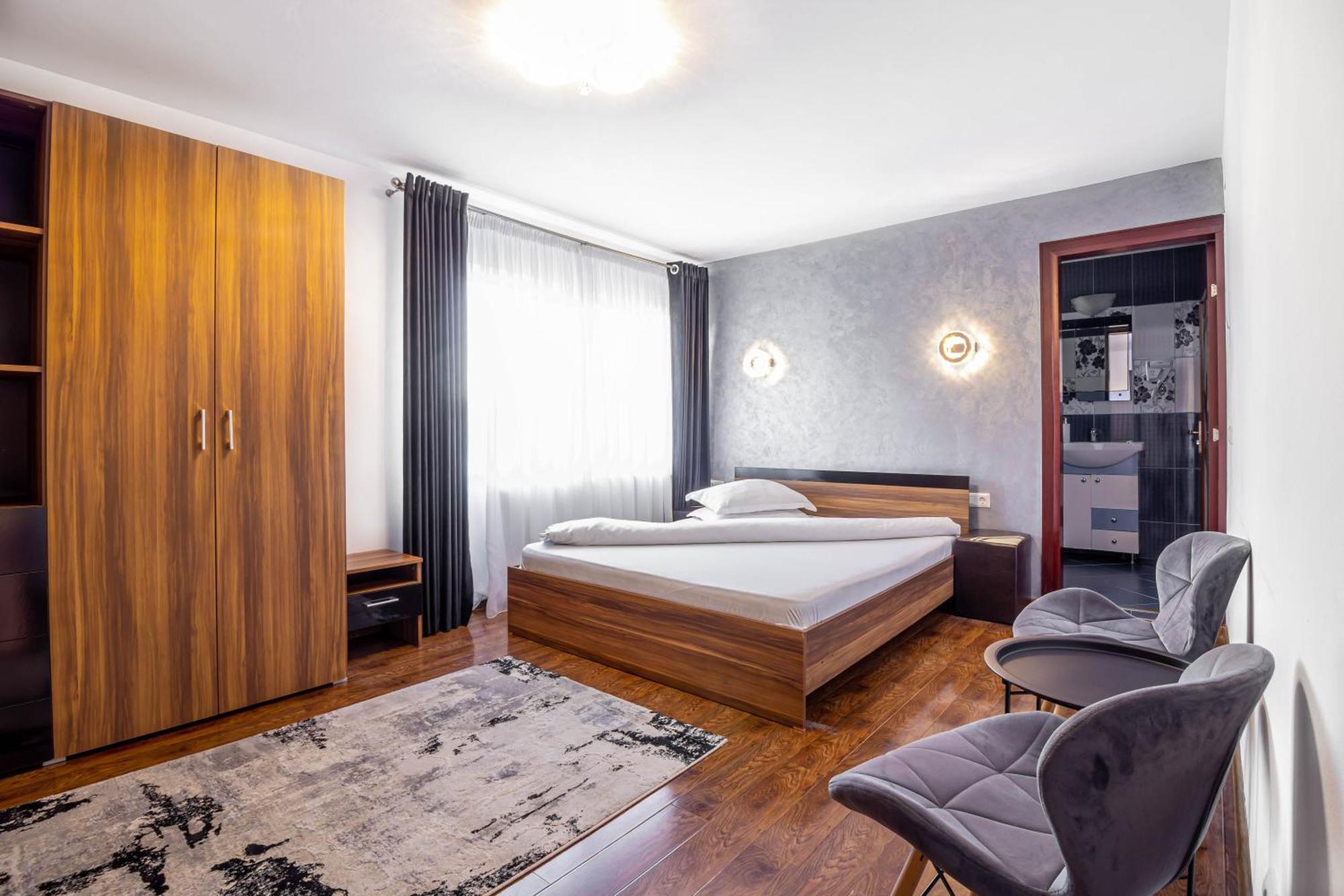 Pensiunea Mihaela-Transalpina Novaci-Straini Room photo